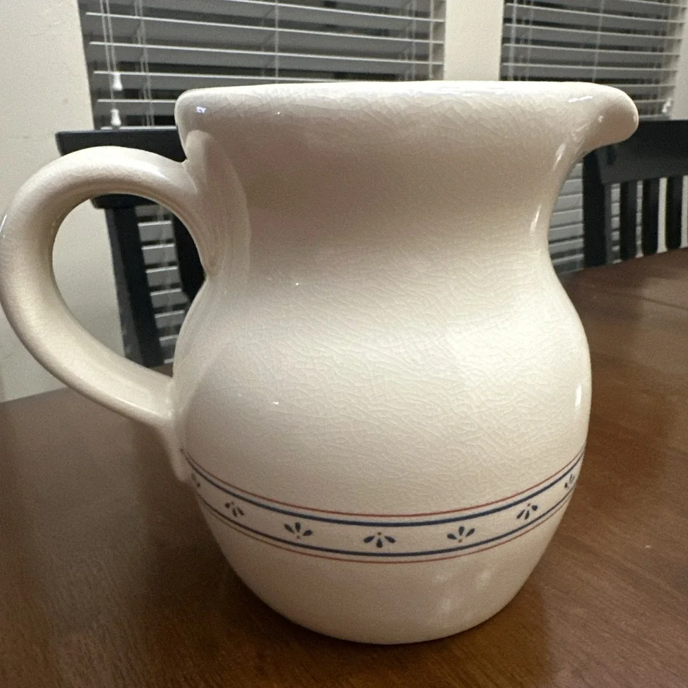 PITCHER VTG Lillian Vernon 